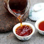 中国黒茶を入れる